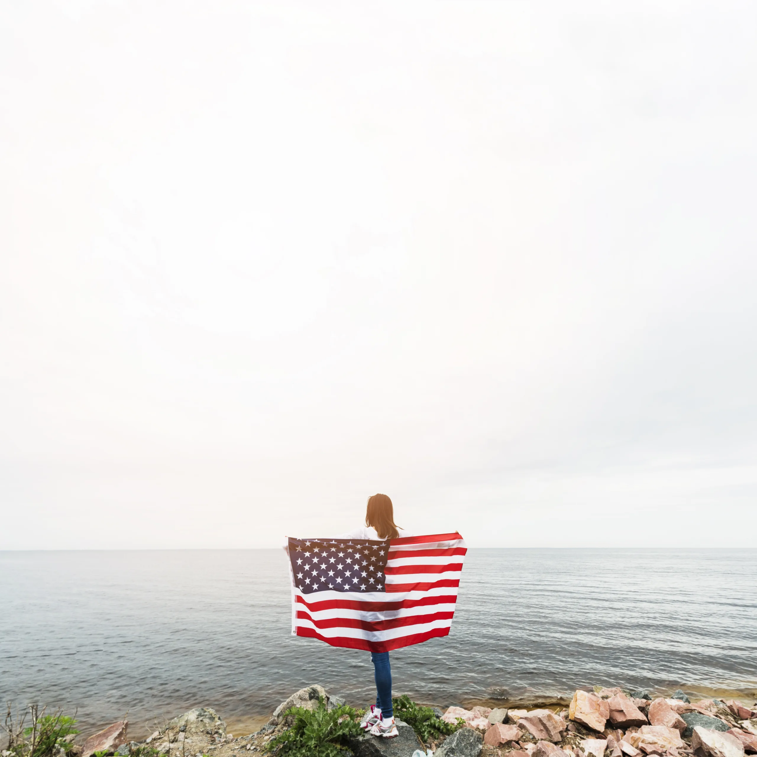 independence-day-concept-with-woman-sea- Jefferson- mindfulness